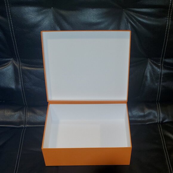 Perfect condition HERMES box 11"x14"x4.5" - Picture 2 of 4